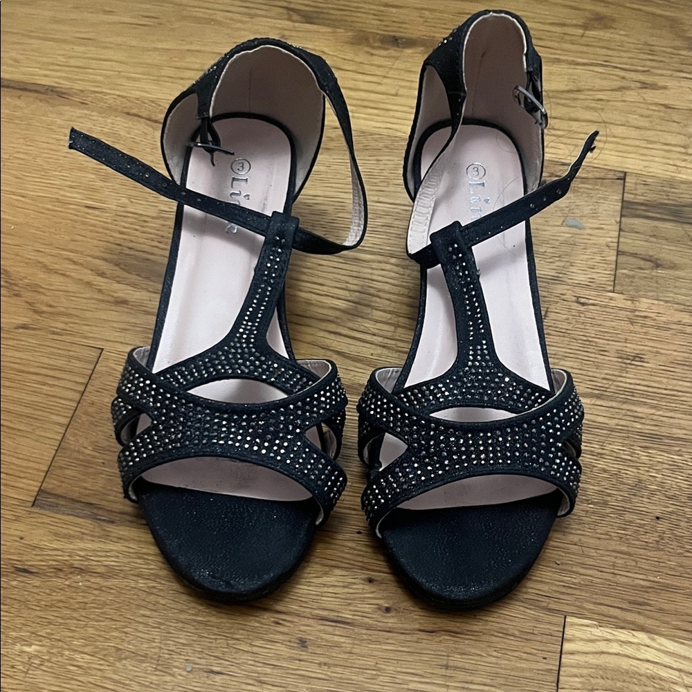Elegant Black Strappy Sandals